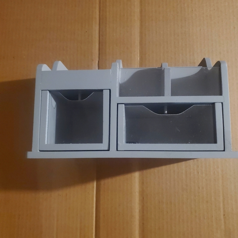Compact desk organizer